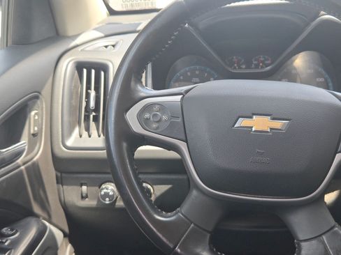 Used 2018 Chevrolet Colorado LT AWD/4WD image 19
