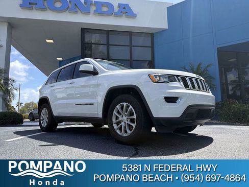 Used 2021 Jeep Grand Cherokee Laredo image 1