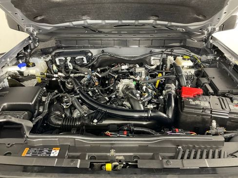 Used 2023 Ford Bronco Badlands image 9