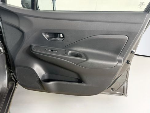 Used 2025 Nissan Versa SV FWD image 30