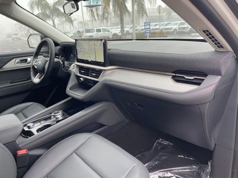 New 2026 Ford Explorer Active w/ Active Comfort Package image 28