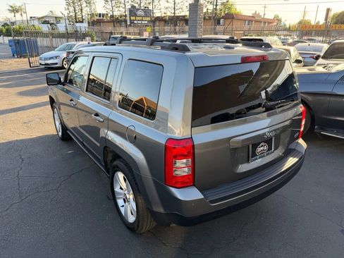 Used 2014 Jeep Patriot Latitude FWD image 20