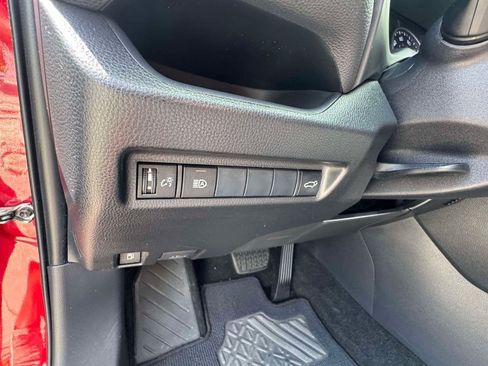 Used 2019 Toyota RAV4 XLE w/ Convenience Package AWD/4WD image 26