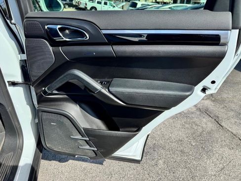 Used 2015 Porsche Cayenne S w/ Infotainment Bose Package image 22