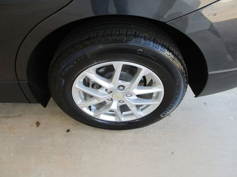 Used 2023 Chevrolet Equinox LT w/ LPO, Floor Liner Package FWD image 11