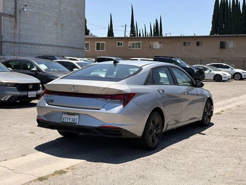 Used 2021 Hyundai Elantra SEL FWD image 4
