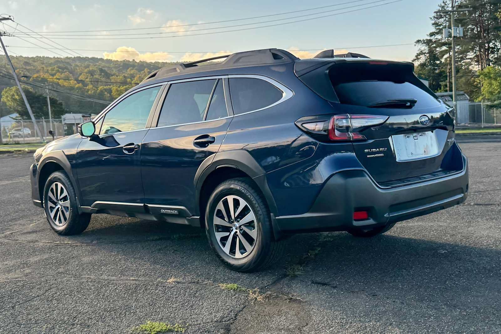 Used 2025 Subaru Outback Premium AWD/4WD image 5