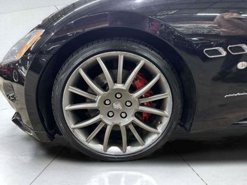 Used 2011 Maserati GranTurismo S RWD image 40