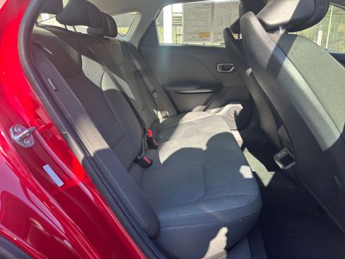 Used 2025 Kia K4 LXS image 39