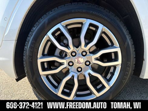 Used 2024 GMC Terrain Denali w/ Denali Premium Package AWD/4WD image 27