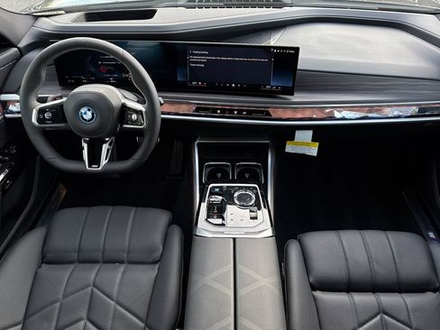 New 2026 BMW i7 xDrive60 w/ Executive Package image 14