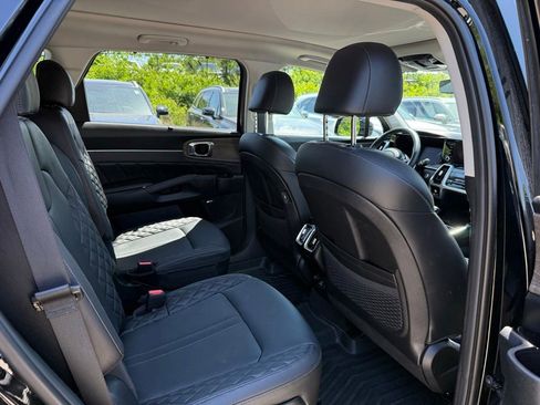 Certified 2023 Kia Sorento SX Prestige AWD/4WD image 18