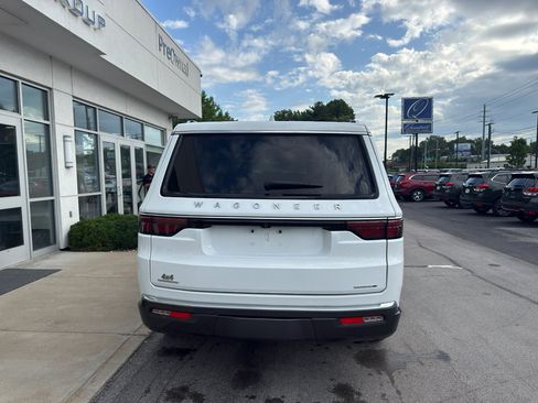 Used 2022 Jeep Wagoneer Series I w/ Convenience Group I AWD/4WD image 4