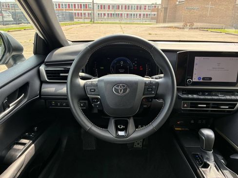 Used 2026 Toyota Camry SE FWD image 29