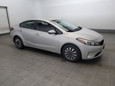 Used 2018 Kia Forte LX image 11