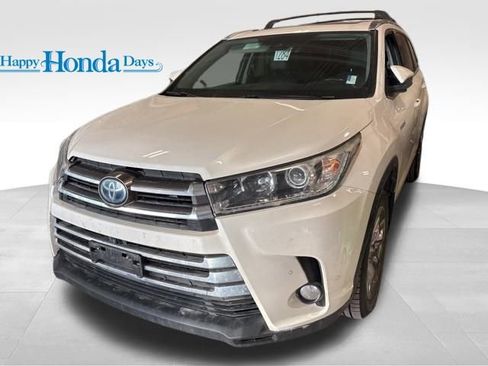 Used 2017 Toyota Highlander Limited Platinum image 1