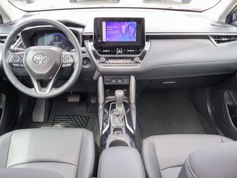 Used 2024 Toyota Corolla Cross XLE w/ Convenience Package FWD image 7