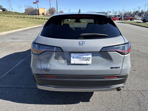 Used 2025 Honda HR-V Sport image 9