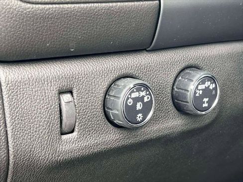 Used 2022 GMC Canyon Denali image 21