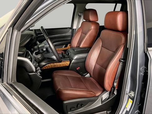 Used 2020 Chevrolet Suburban Premier w/ Premier Plus Edition AWD/4WD image 8