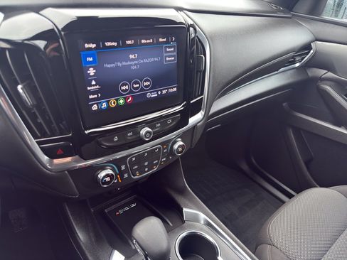 Used 2023 Chevrolet Traverse LT w/ Midnight/Sport Edition image 22