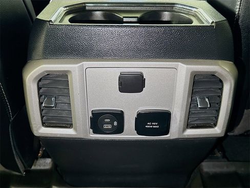 Used 2020 Ford F250 Lariat w/ Chrome Package image 23
