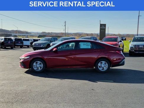Certified 2026 Hyundai Elantra SE FWD image 4