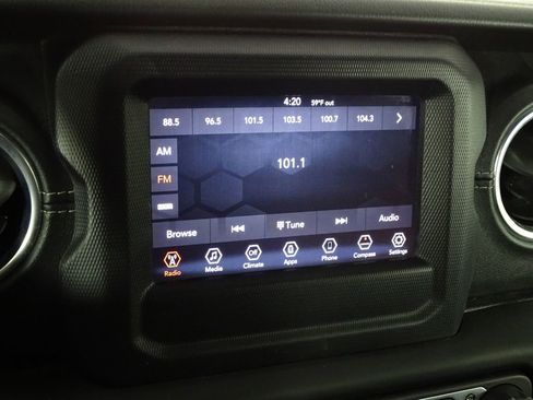 Used 2018 Jeep Wrangler Unlimited Sahara w/ Safety Group image 29