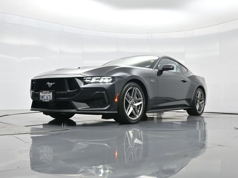 Used 2024 Ford Mustang GT Premium image 43