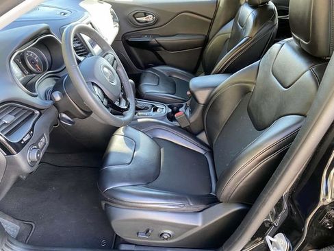 Used 2020 Jeep Cherokee Latitude Plus image 16