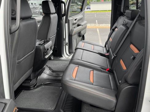 Used 2024 GMC Sierra 1500 AT4 w/ AT4 Preferred Package image 16