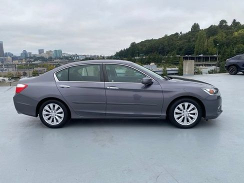 Used 2015 Honda Accord EX image 2