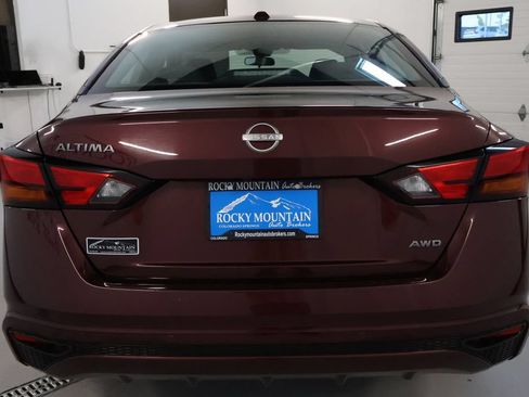 Used 2025 Nissan Altima 2.5 SV AWD/4WD image 6