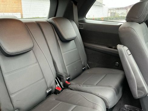 Used 2025 Mercedes-Benz GLS 580 4MATIC image 21