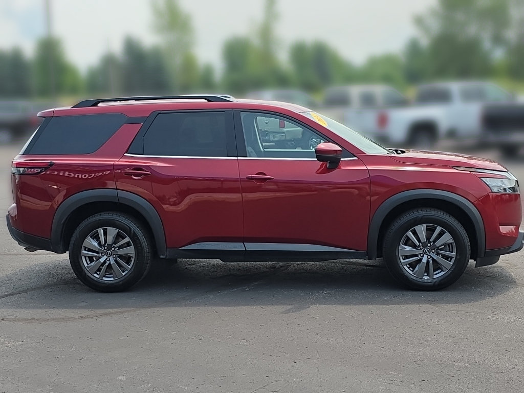 Used 2024 Nissan Pathfinder SV AWD/4WD image 6