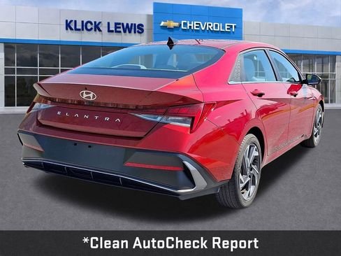Used 2025 Hyundai Elantra SEL image 8