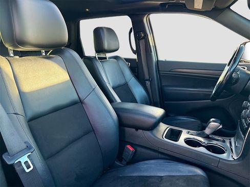 Used 2021 Jeep Grand Cherokee Laredo X image 27