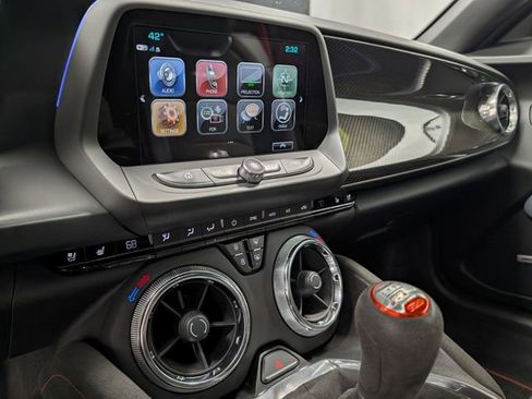 Used 2018 Chevrolet Camaro ZL1 image 25