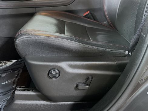 Used 2024 Dodge Durango GT image 19