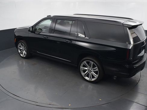 Certified 2025 Cadillac Escalade ESV Sport w/ Touring Package image 46