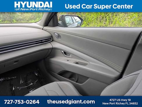 Certified 2025 Hyundai Elantra Sport FWD image 17
