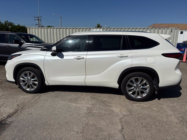 Used 2021 Toyota Highlander Limited FWD image 8