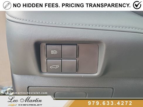Used 2023 Toyota Highlander XLE FWD image 24