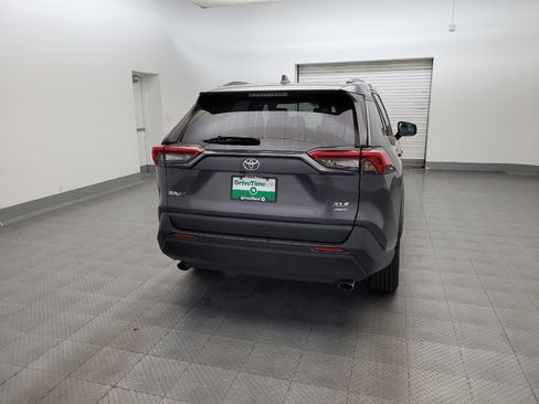 Used 2022 Toyota RAV4 XLE AWD/4WD image 7