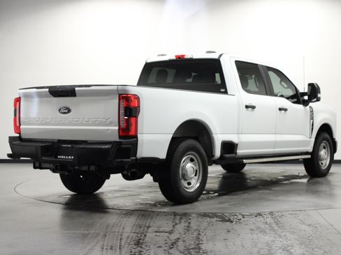Used 2024 Ford F350 XL w/ 360-Degree Camera Package RWD image 4