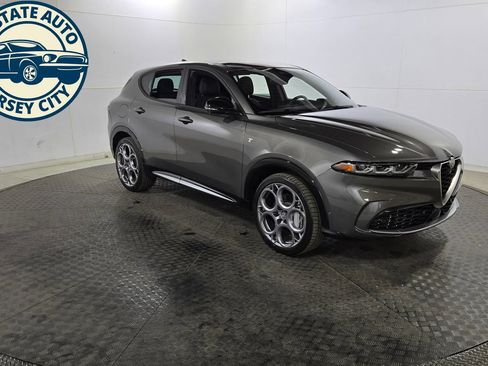 Used 2024 Alfa Romeo Tonale Ti w/ Active Assist Package AWD/4WD image 9