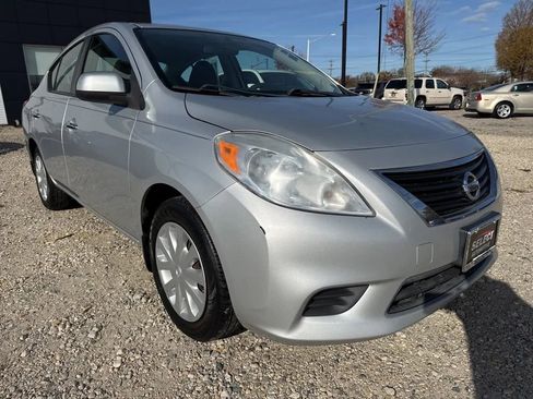 Used 2012 Nissan Versa SV w/ Convenience Pkg image 5