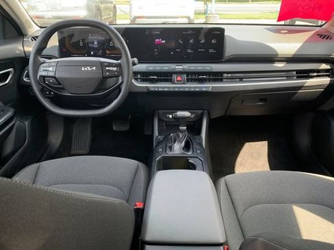 Used 2025 Kia K4 FWD image 15