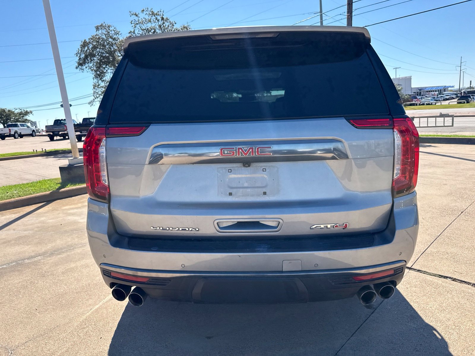 Used 2024 GMC Yukon AT4 w/ Technology Package AWD/4WD image 6
