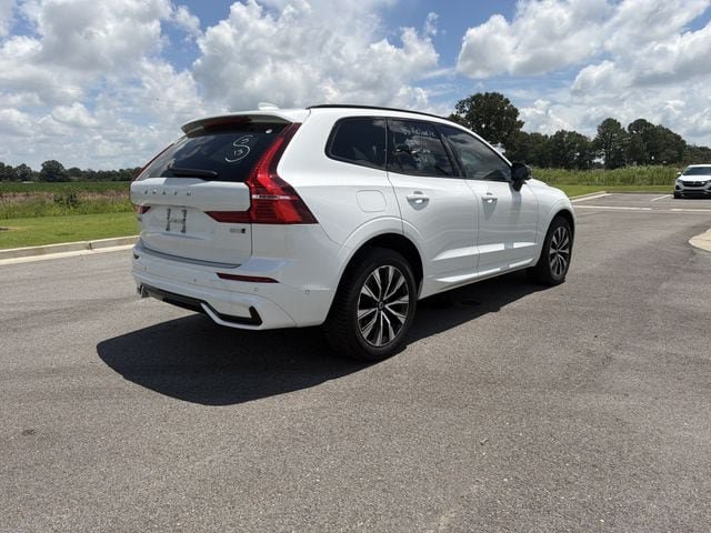 Used 2024 Volvo XC60 B5 Plus AWD/4WD image 7